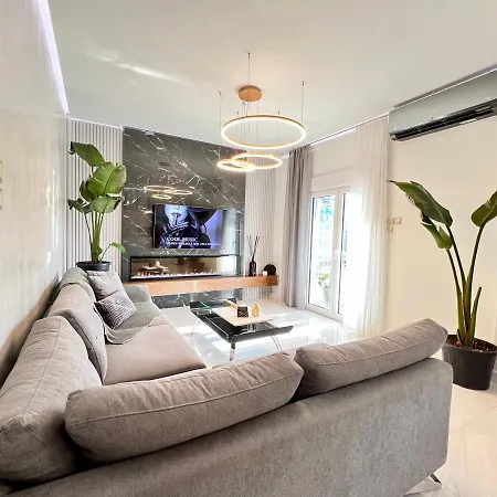 Doormat#6 Domus Dei דירה סלוניקי